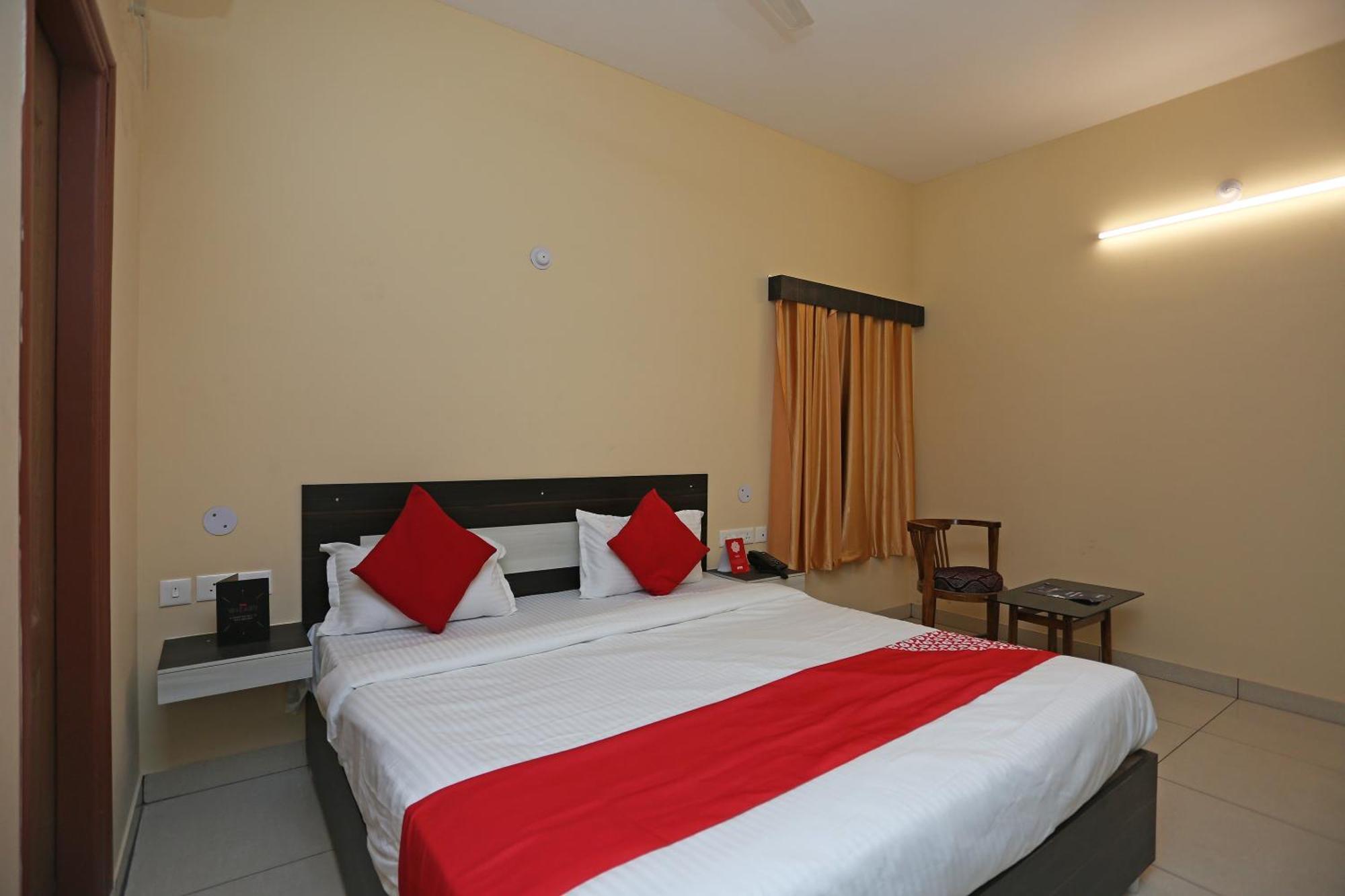 Flagship 27030 Hotel Blue Bell Bhubaneswar Exterior foto