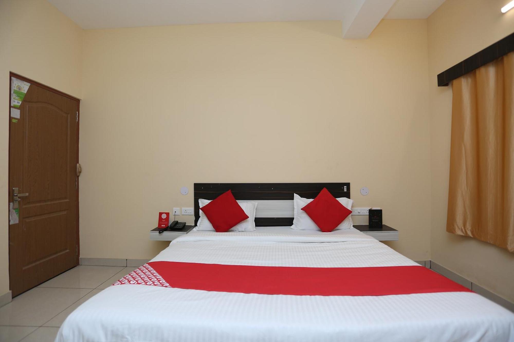 Flagship 27030 Hotel Blue Bell Bhubaneswar Exterior foto