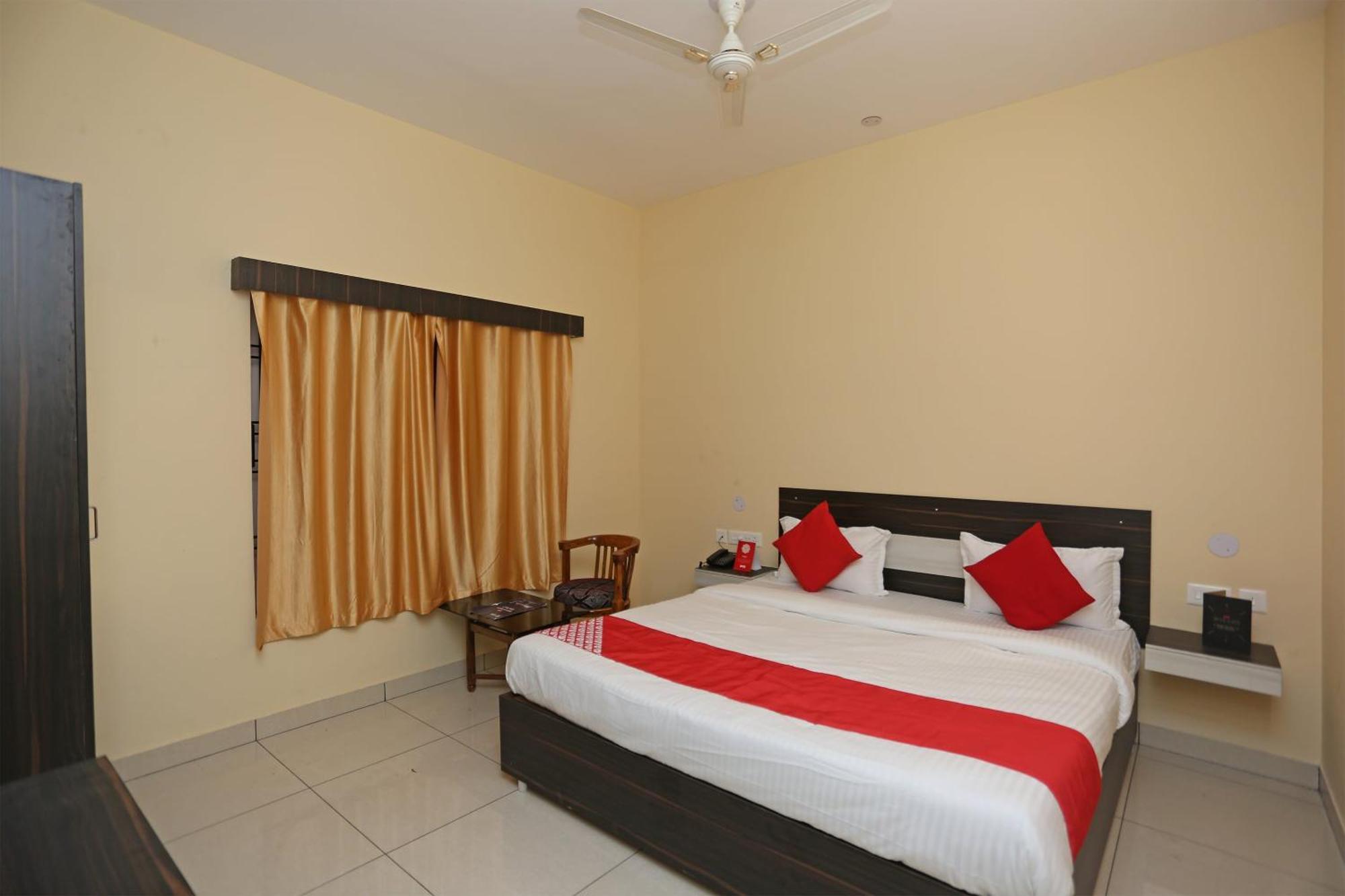 Flagship 27030 Hotel Blue Bell Bhubaneswar Exterior foto