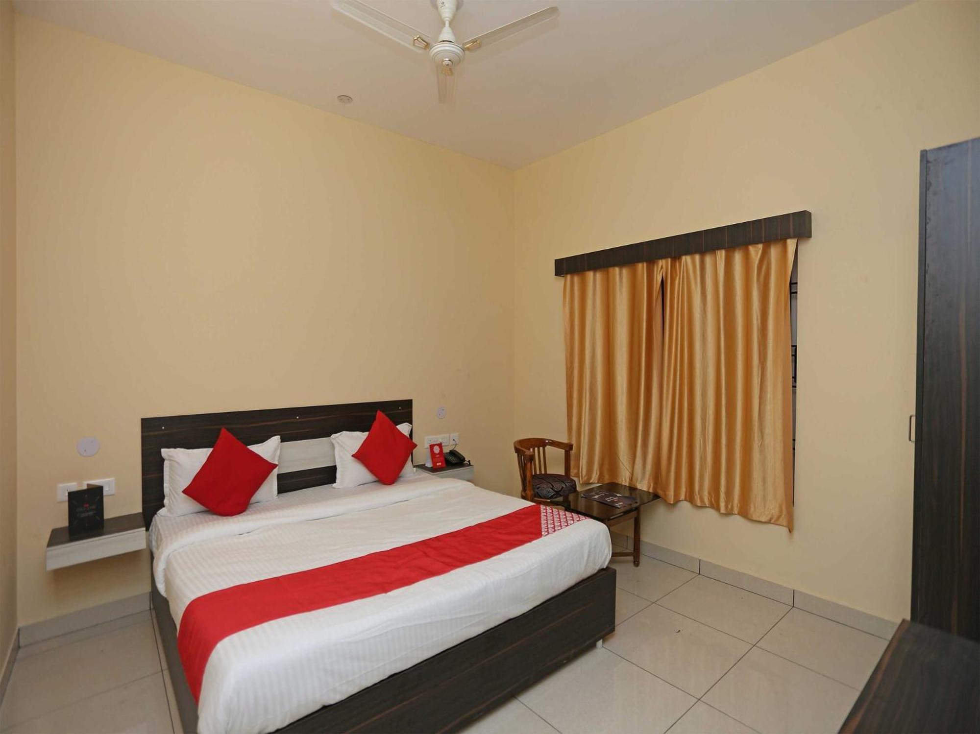 Flagship 27030 Hotel Blue Bell Bhubaneswar Exterior foto