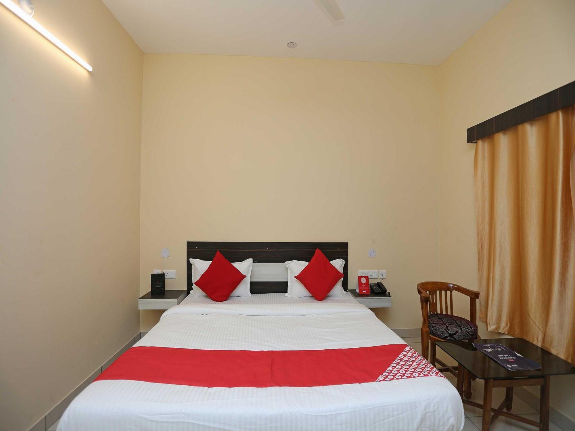 Flagship 27030 Hotel Blue Bell Bhubaneswar Exterior foto