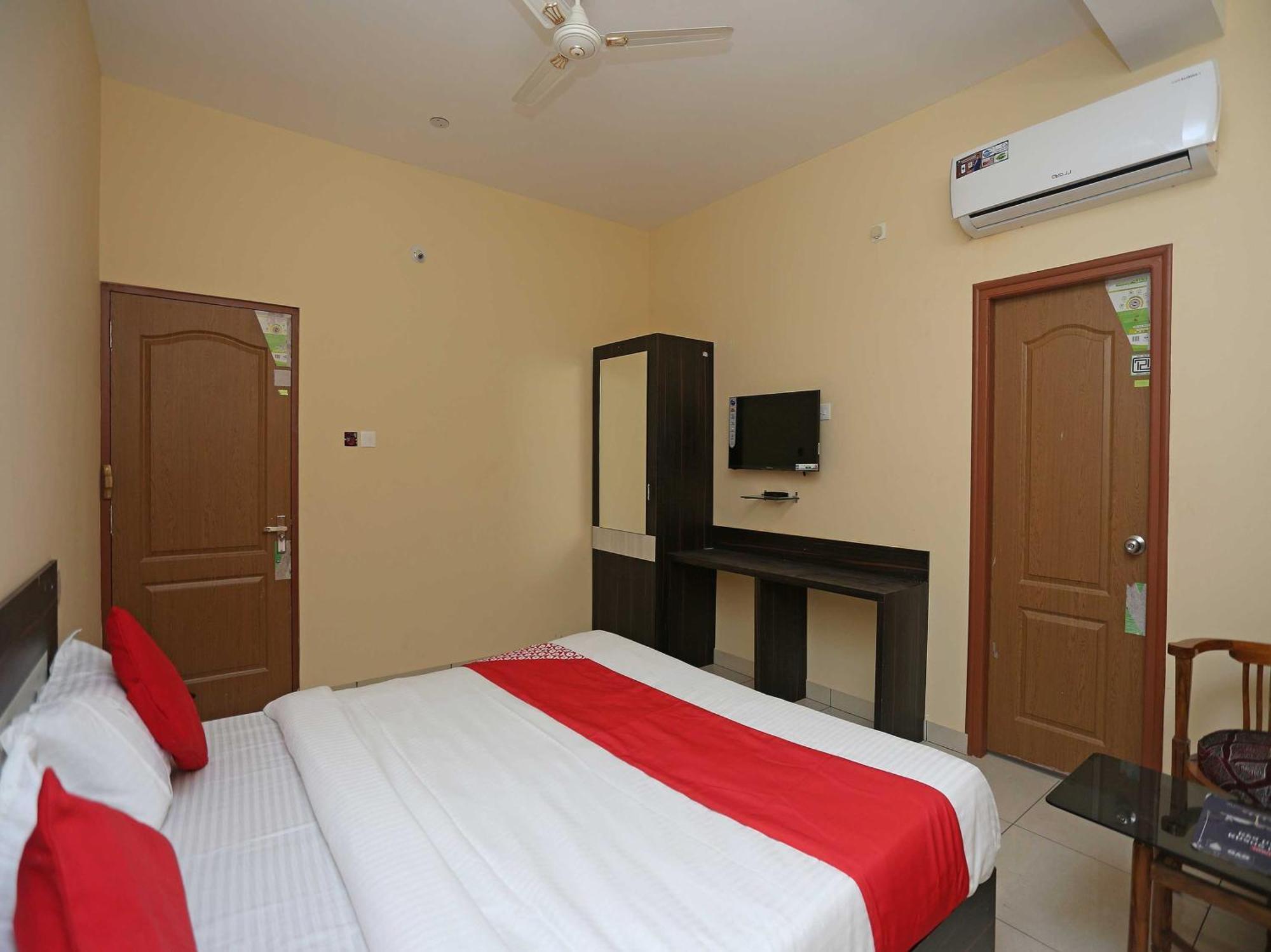 Flagship 27030 Hotel Blue Bell Bhubaneswar Exterior foto