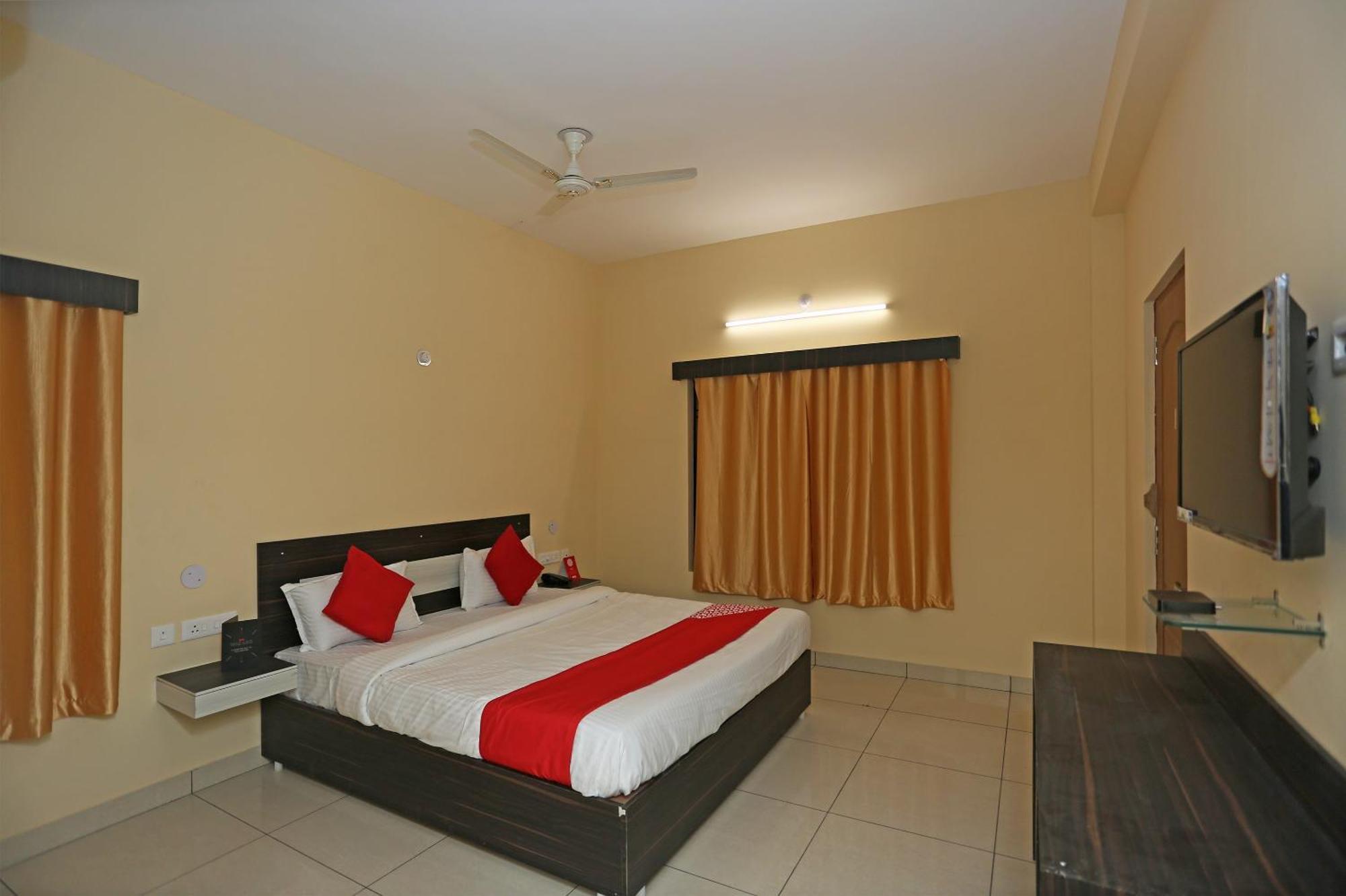 Flagship 27030 Hotel Blue Bell Bhubaneswar Exterior foto