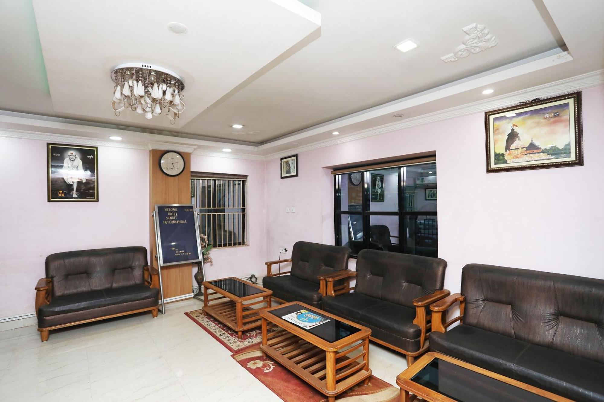 Flagship 27030 Hotel Blue Bell Bhubaneswar Exterior foto