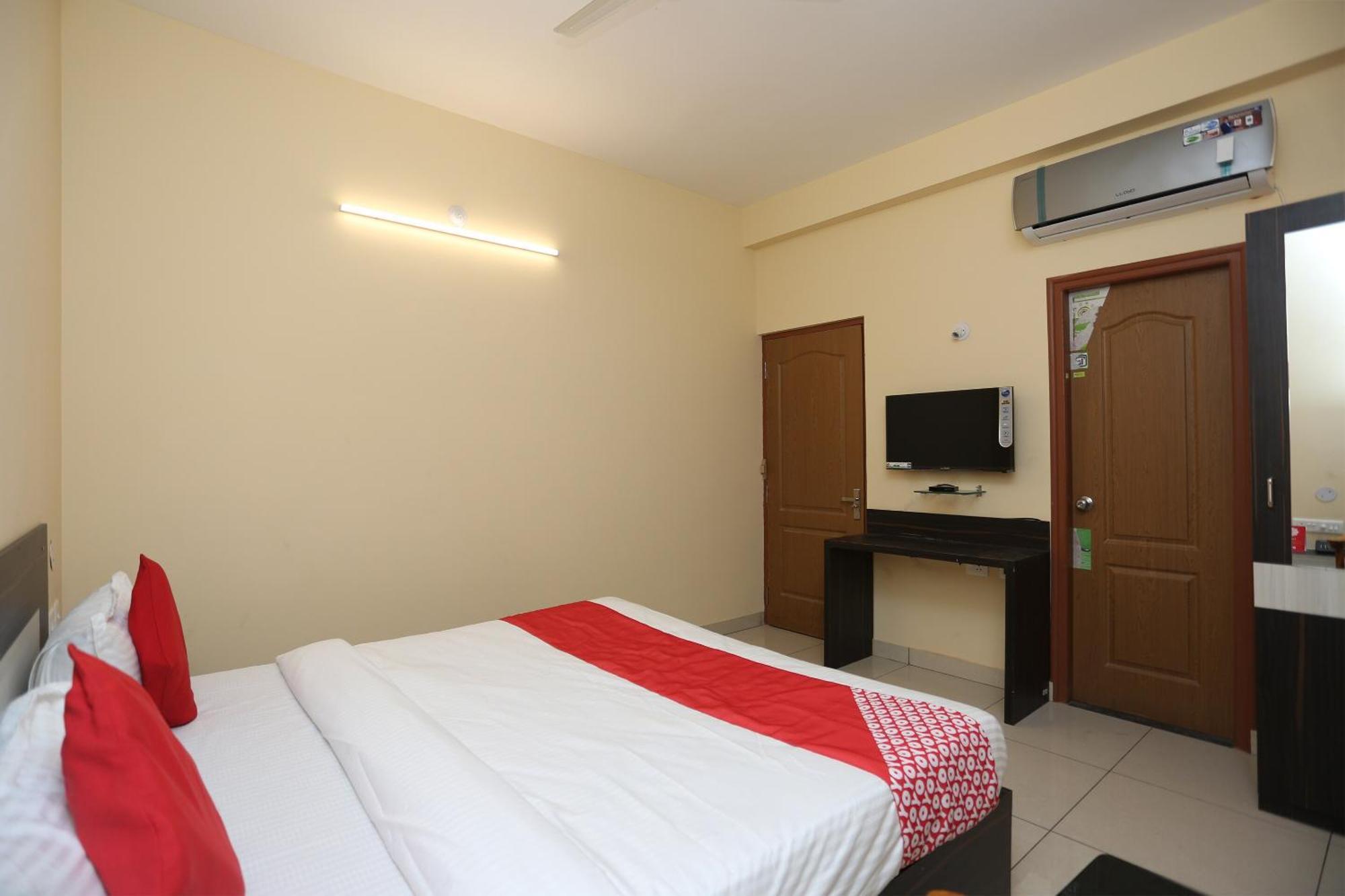 Flagship 27030 Hotel Blue Bell Bhubaneswar Exterior foto