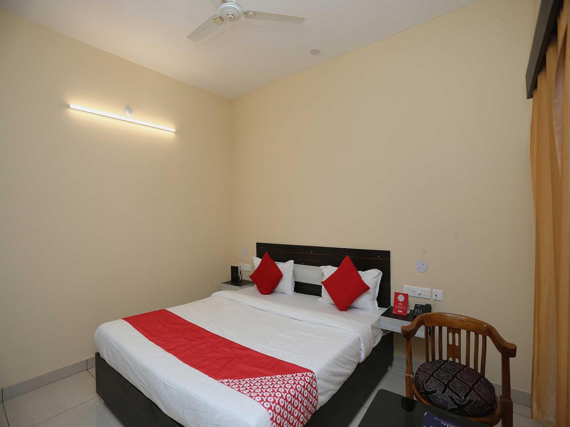 Flagship 27030 Hotel Blue Bell Bhubaneswar Exterior foto
