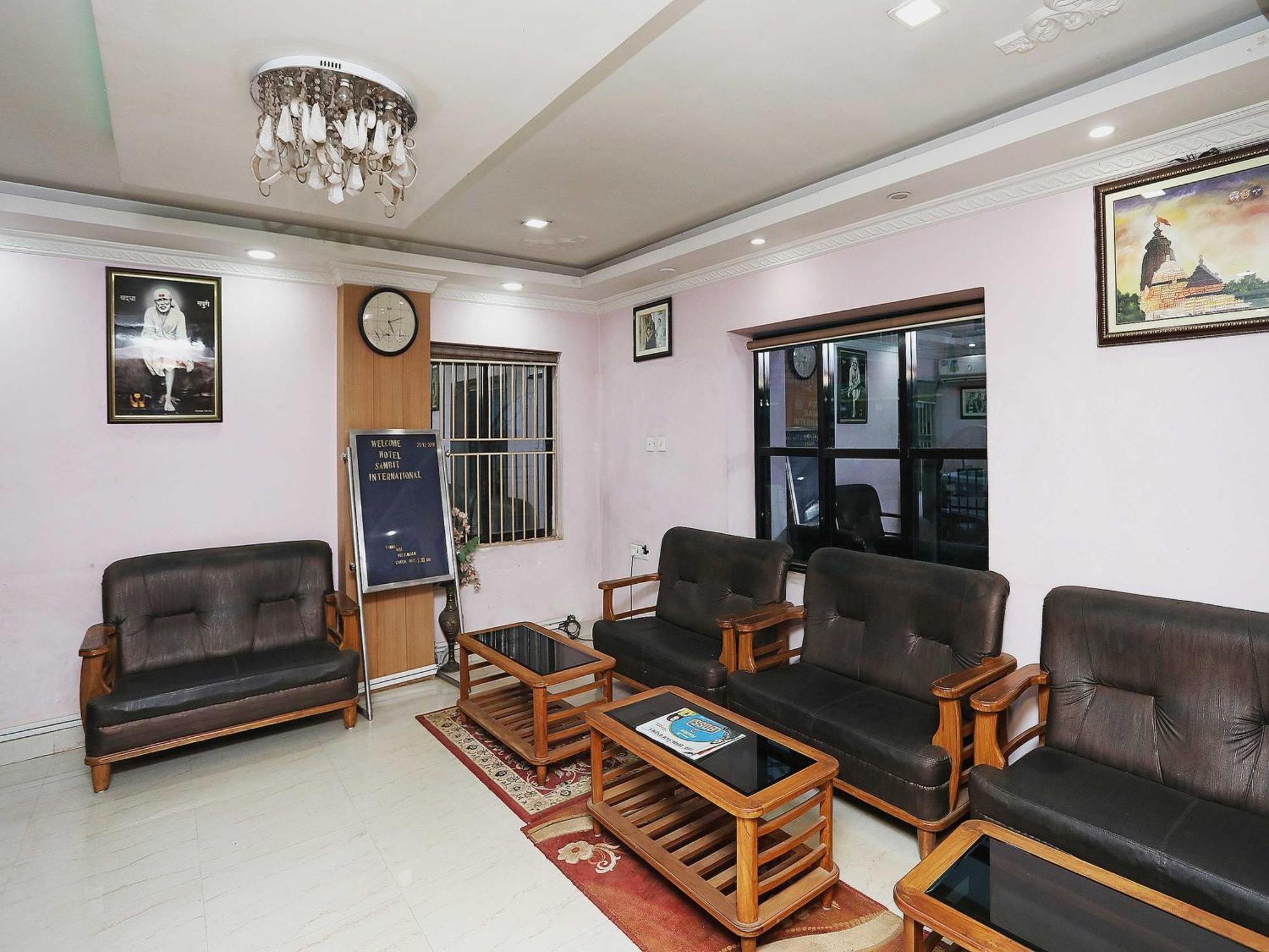 Flagship 27030 Hotel Blue Bell Bhubaneswar Exterior foto